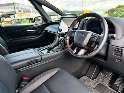 2025 Toyota Alphard - Thumbnail