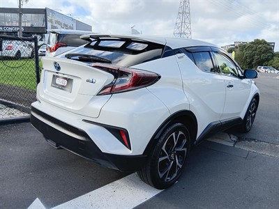 2018 Toyota C-HR - Thumbnail