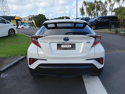 2018 Toyota C-HR - Thumbnail
