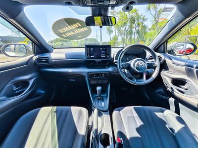 2020 Toyota Yaris - Thumbnail