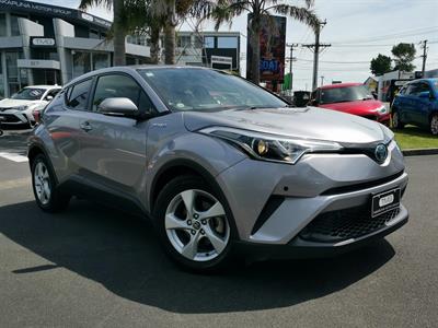 2017 Toyota C-HR - Thumbnail