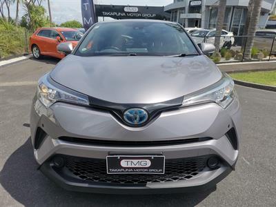 2017 Toyota C-HR - Thumbnail