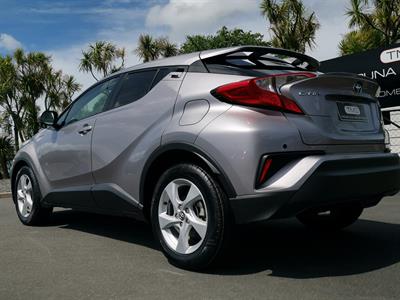 2017 Toyota C-HR - Thumbnail