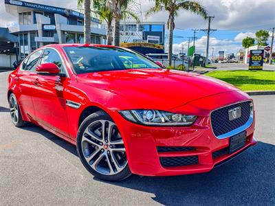 2018 Jaguar XE - Thumbnail