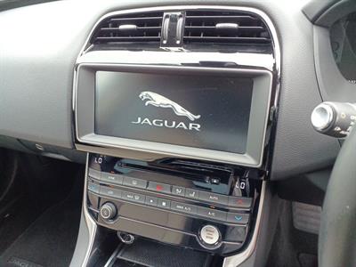 2018 Jaguar XE - Thumbnail