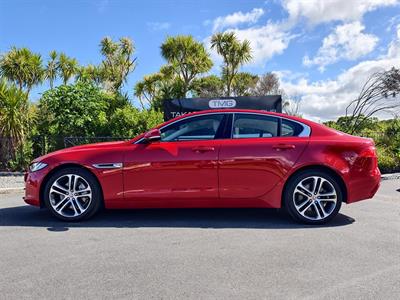 2018 Jaguar XE - Thumbnail