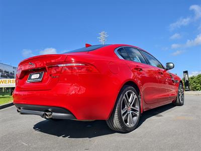 2018 Jaguar XE - Thumbnail