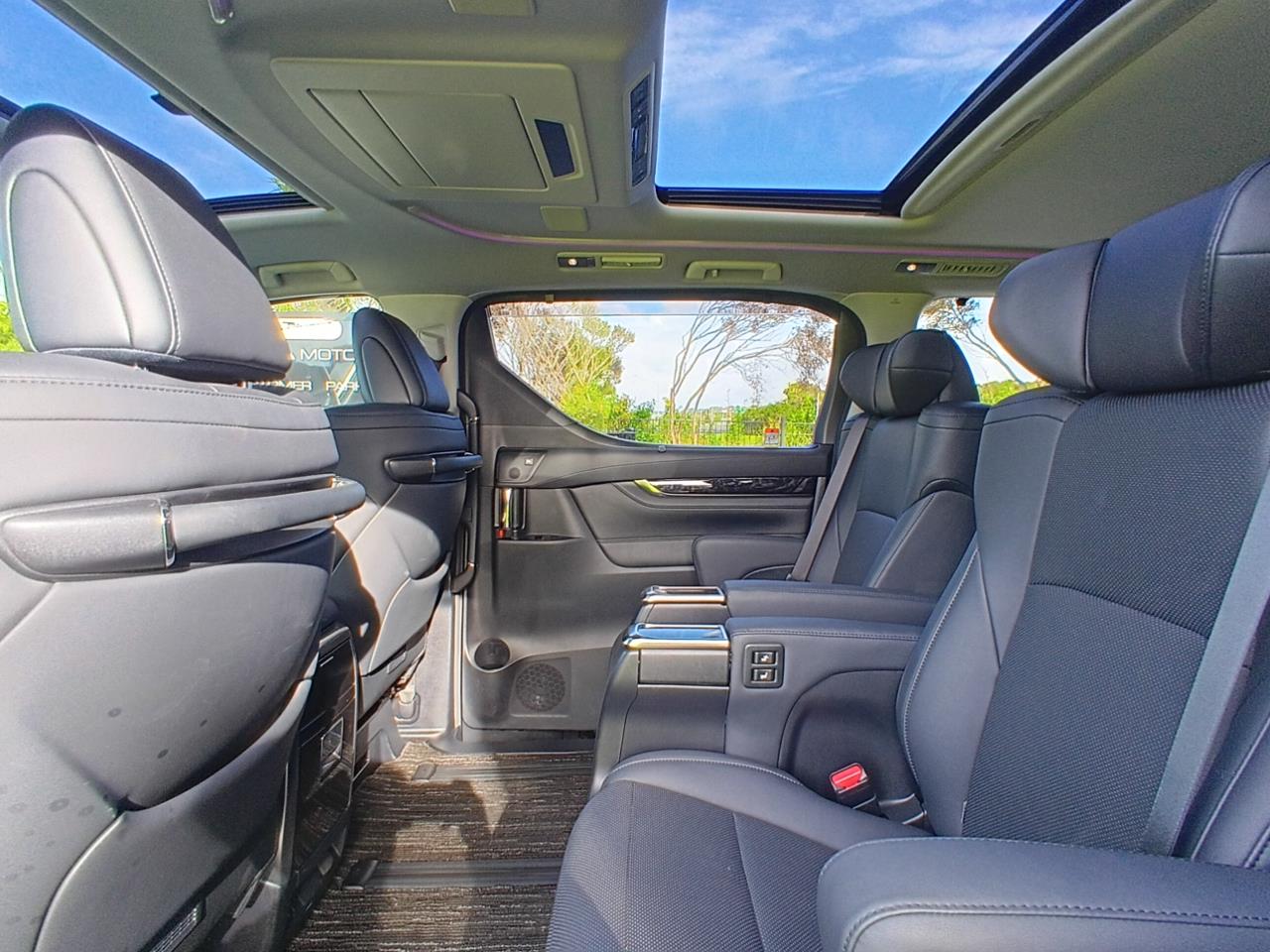 2023 Toyota Alphard