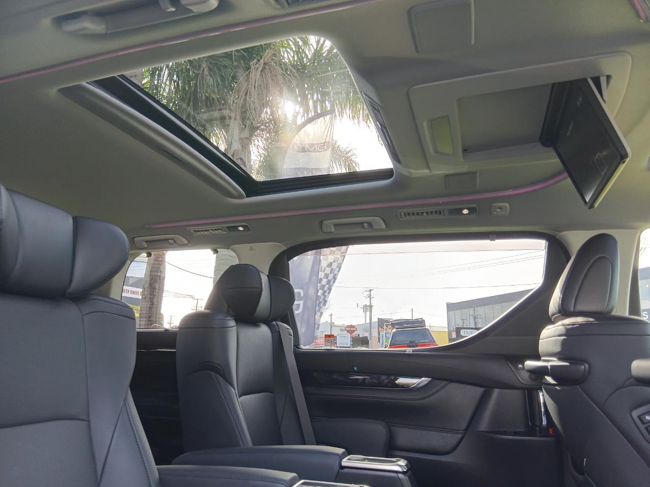2023 Toyota Alphard