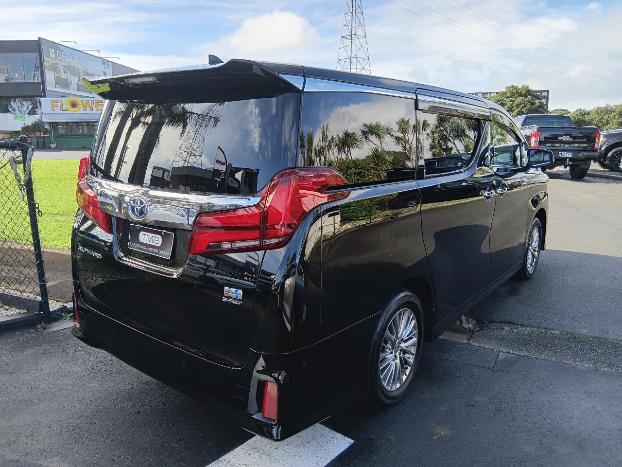 2023 Toyota Alphard