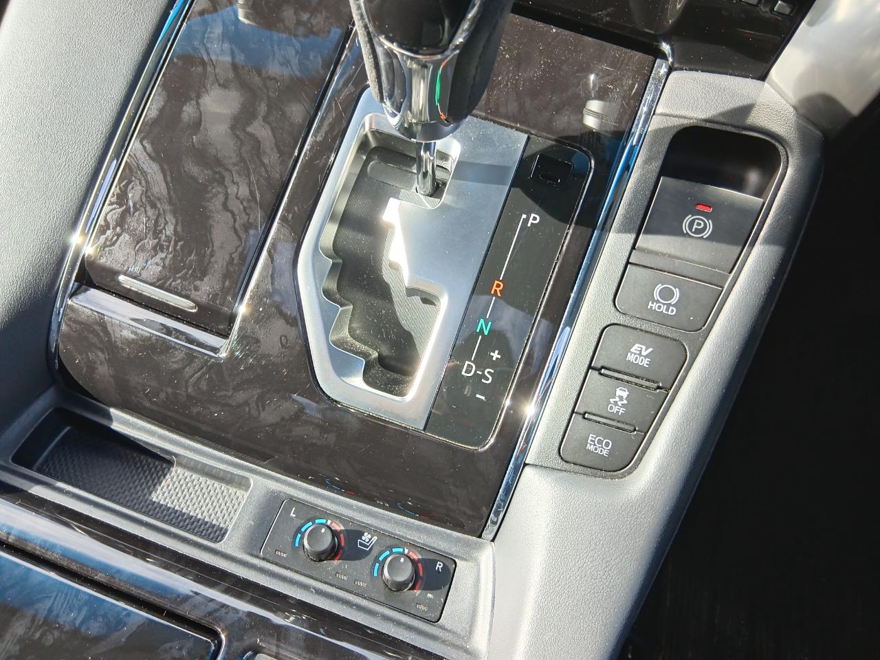 2023 Toyota Alphard