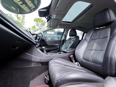 2016 Holden Commodore - Thumbnail