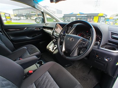 2018 Toyota Alphard - Thumbnail