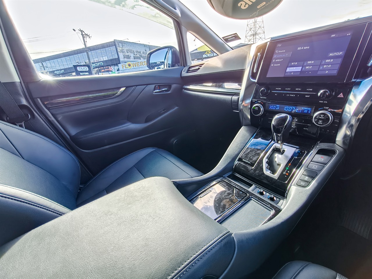 2022 Toyota Alphard