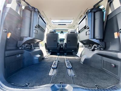 2022 Toyota Alphard - Thumbnail