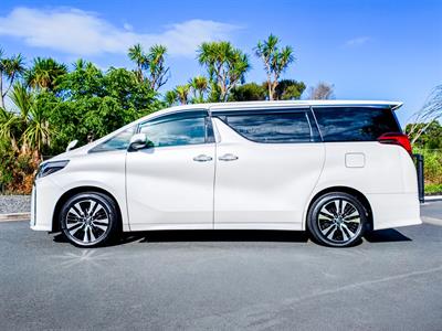 2022 Toyota Alphard - Thumbnail