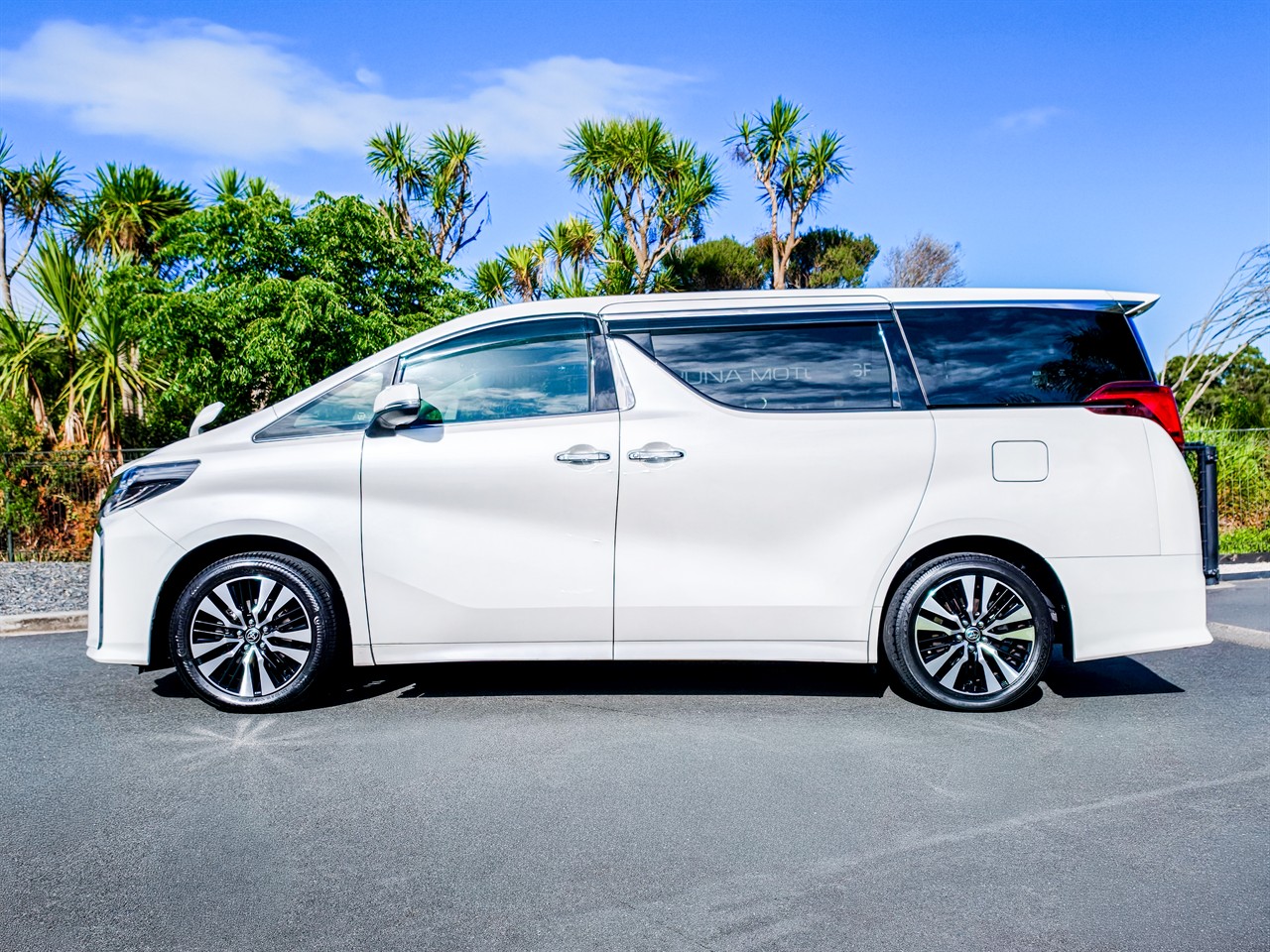 2022 Toyota Alphard