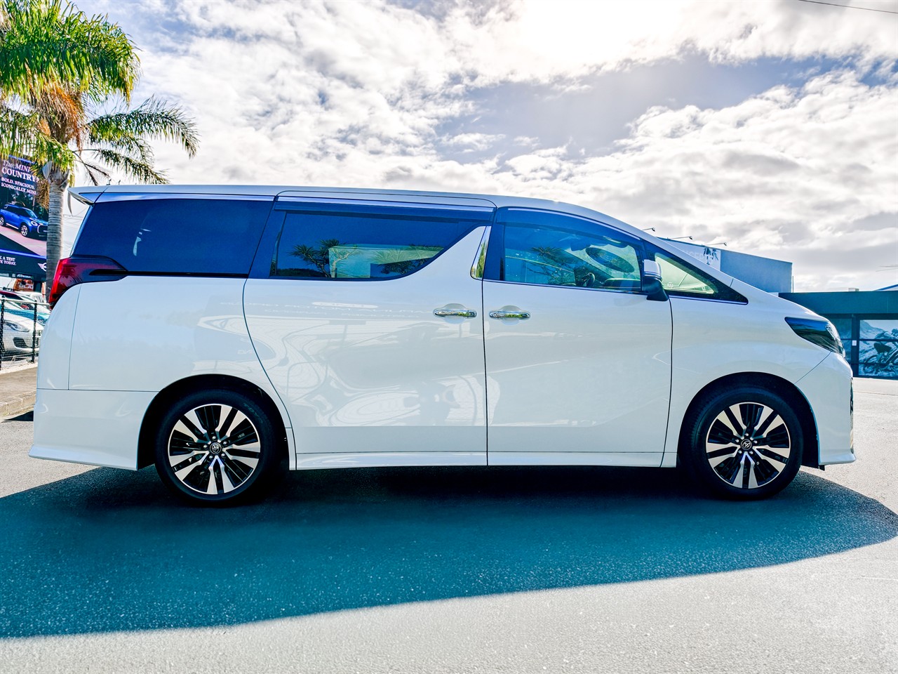 2022 Toyota Alphard