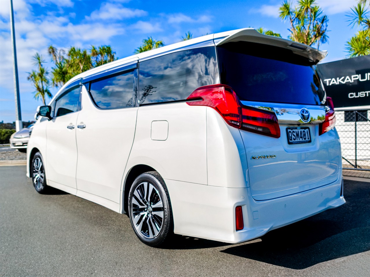 2022 Toyota Alphard