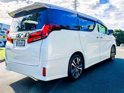 2022 Toyota Alphard - Thumbnail