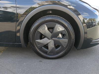 2024 Toyota Prius - Thumbnail