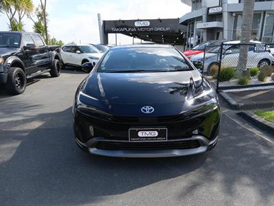 2024 Toyota Prius - Thumbnail