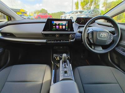 2024 Toyota Prius - Thumbnail