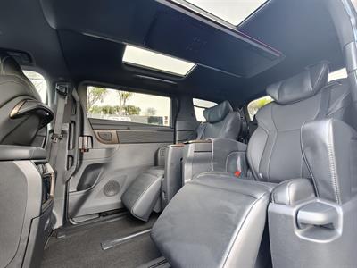 2025 Toyota Alphard - Thumbnail