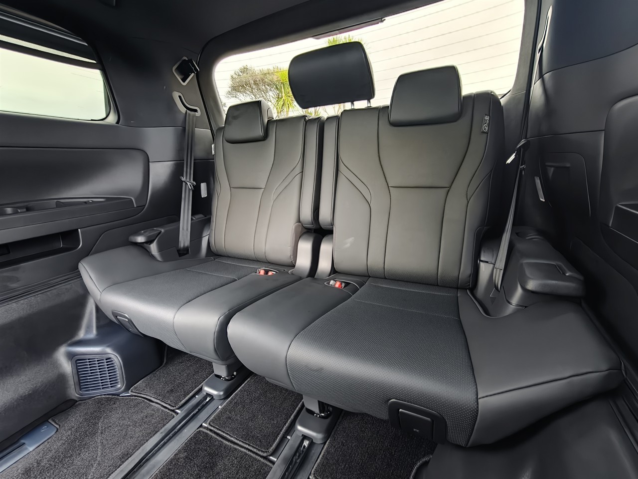 2025 Toyota Alphard