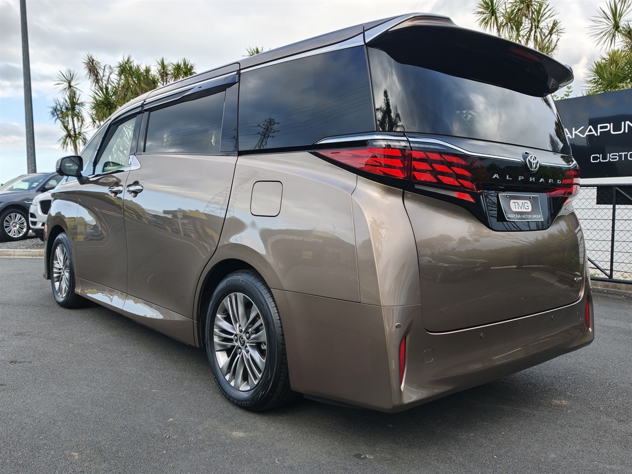 2025 Toyota Alphard