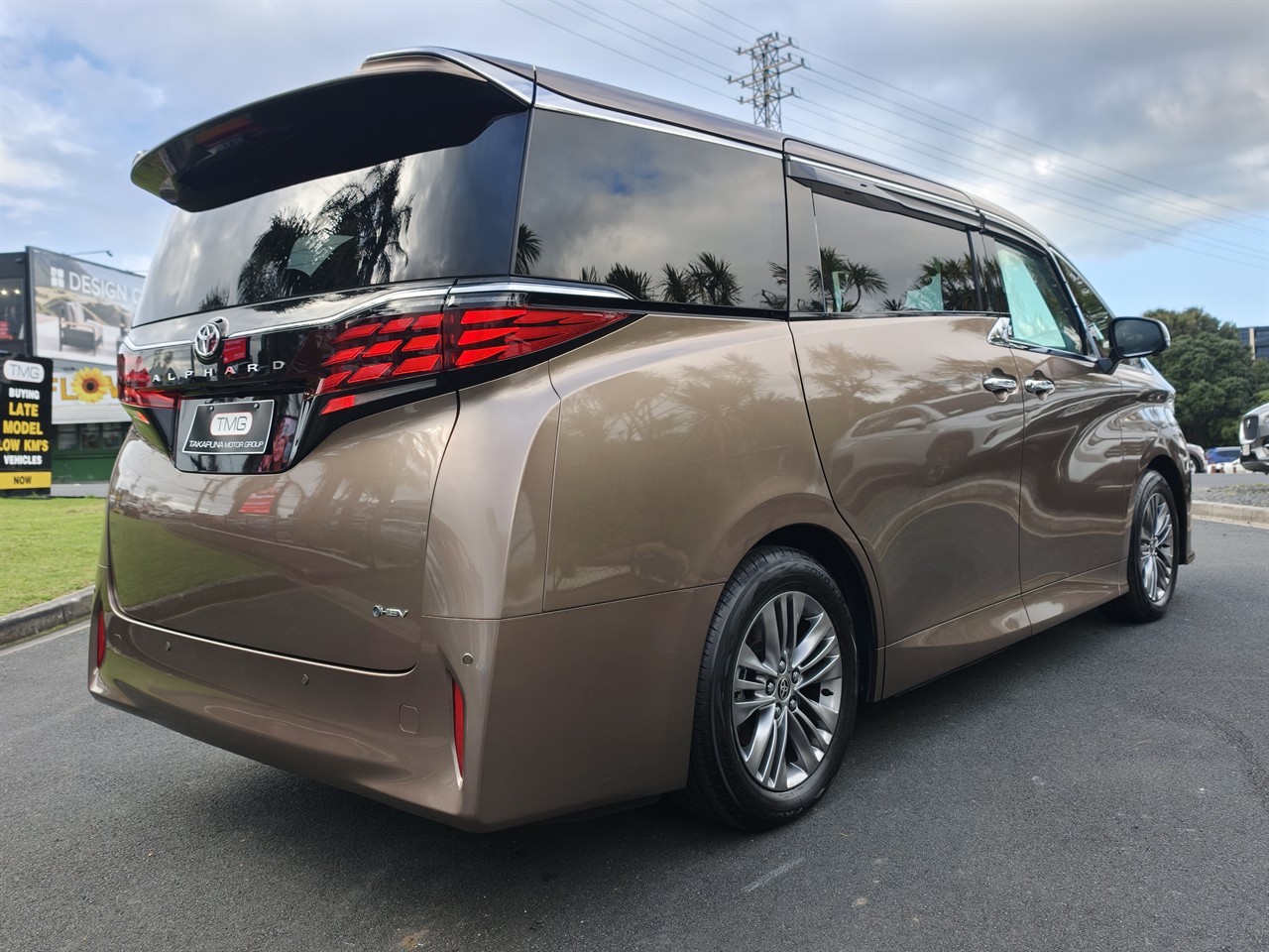 2025 Toyota Alphard