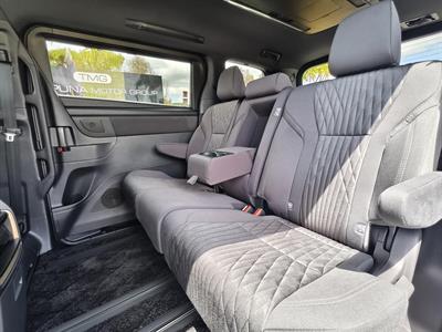 2025 Toyota Alphard - Thumbnail
