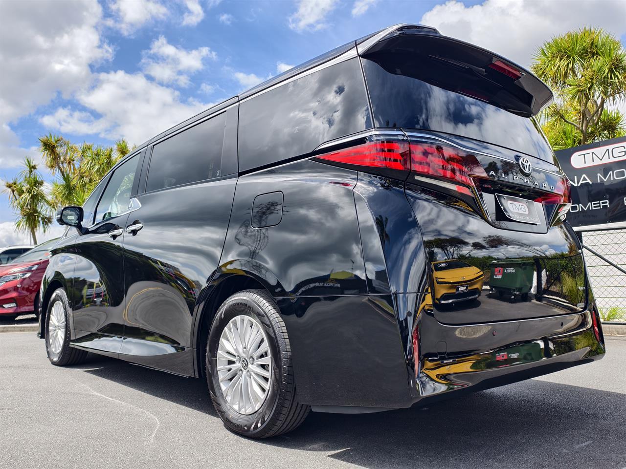 2025 Toyota Alphard