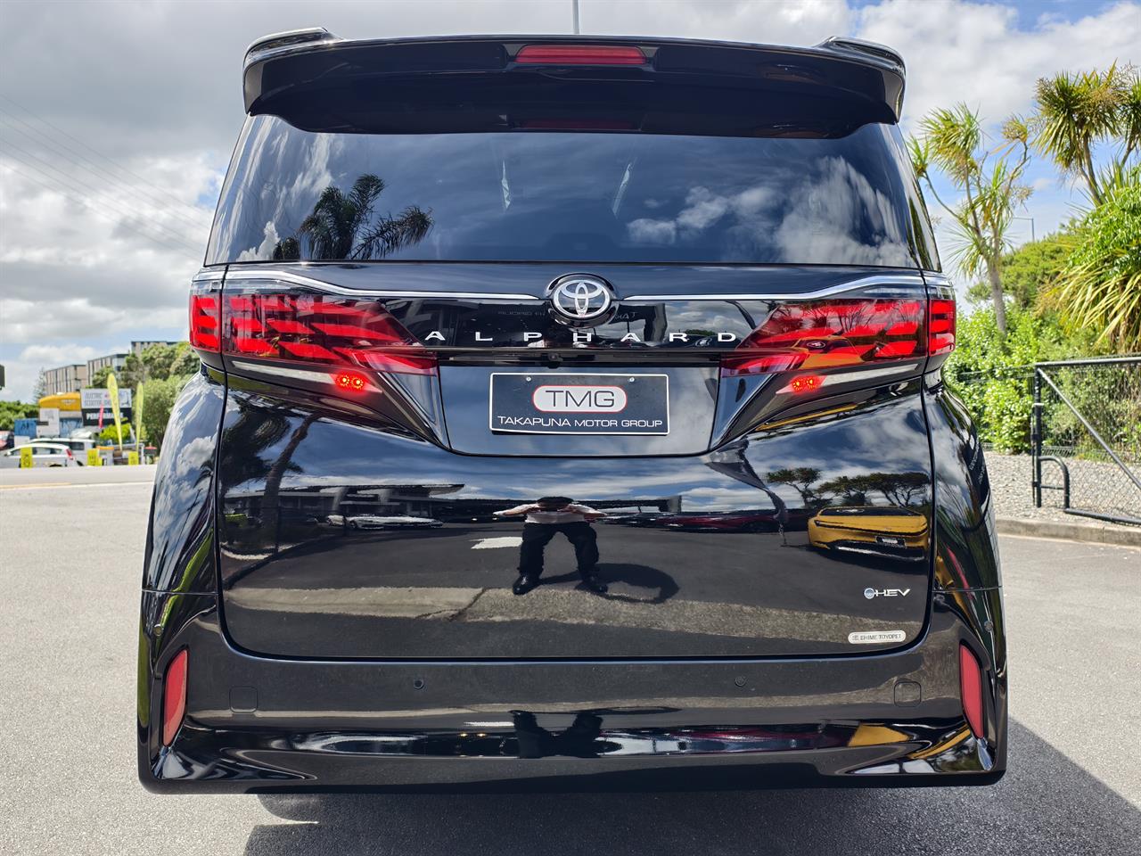 2025 Toyota Alphard