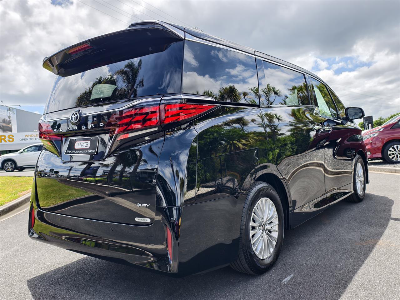 2025 Toyota Alphard