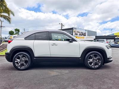 2022 Mazda MX-30 - Thumbnail