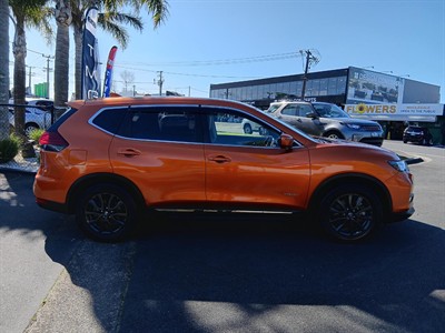 2021 Nissan X-trail - Thumbnail