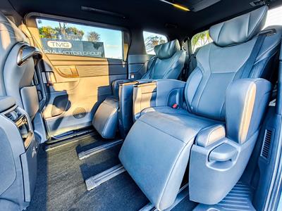 2023 Toyota Alphard - Thumbnail
