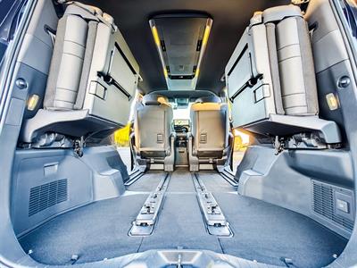 2023 Toyota Alphard - Thumbnail