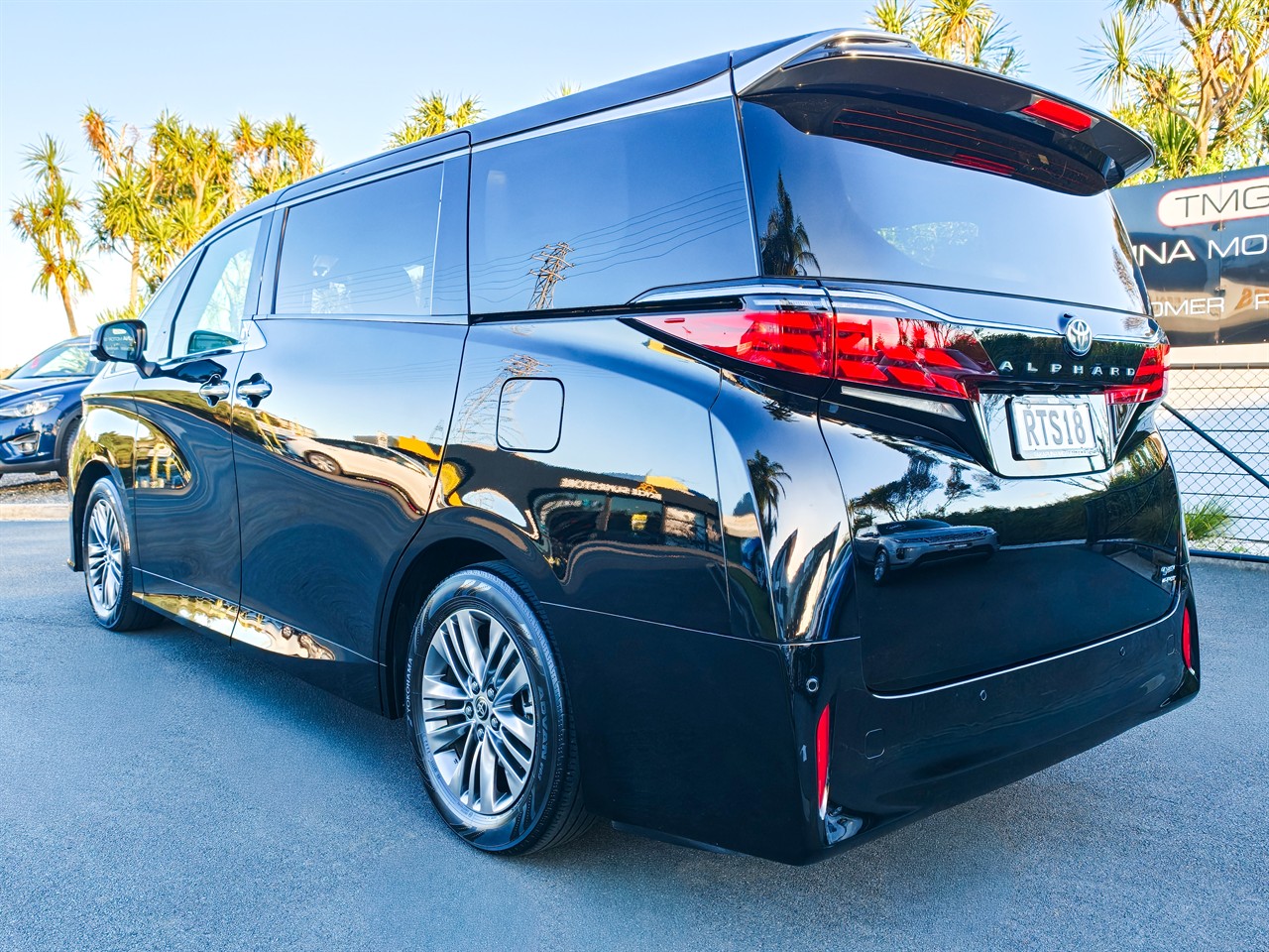 2023 Toyota Alphard