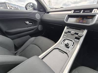 2017 Land Rover Range Rover - Thumbnail