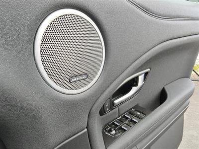 2017 Land Rover Range Rover - Thumbnail