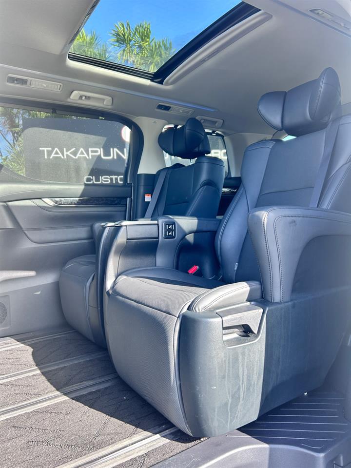 2023 Toyota Alphard