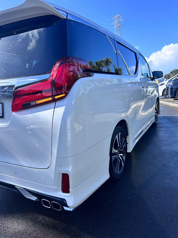 2023 Toyota Alphard