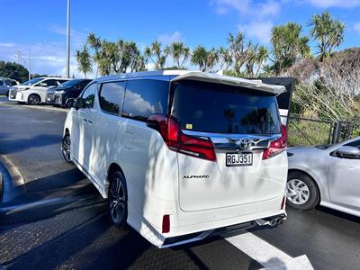 2023 Toyota Alphard - Thumbnail