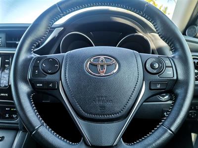 2015 Toyota Corolla - Thumbnail