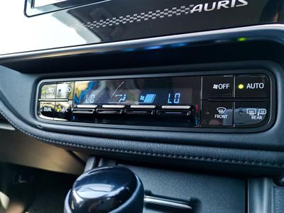 2015 Toyota Corolla - Thumbnail