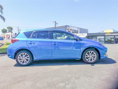 2015 Toyota Corolla - Thumbnail