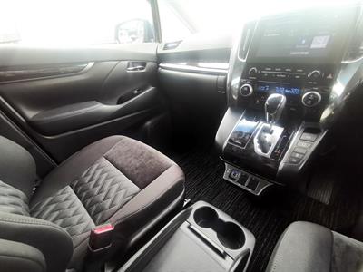 2020 Toyota Alphard - Thumbnail
