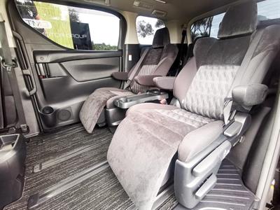 2020 Toyota Alphard - Thumbnail